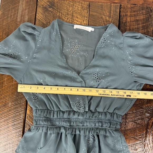 ASTR The Label Sage Green Embroidered Peplum Blouse Top Size M - Picture 6 of 10